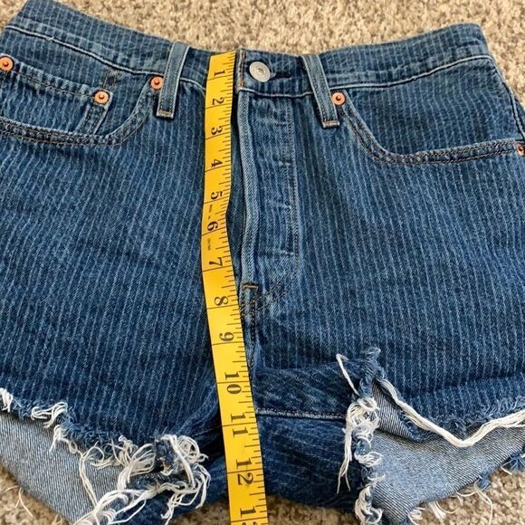 Levi's 501 Striped Denim Shorts Size 28 Waist NWOT - Picture 11 of 12